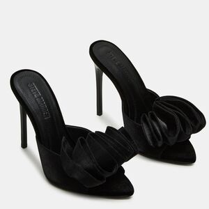 Steve Madden Black Ruffle Heels